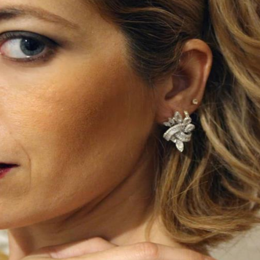 BRINCOS SALVATORE PRATA RODIO COM ZIRCONIAS BRANCAS LAÇO 8.10GR