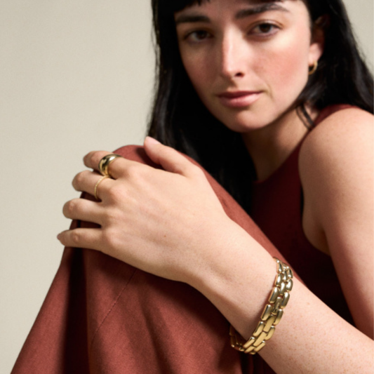 PULSEIRA FOSSIL EM AÇO DOURADO "JF04784710"