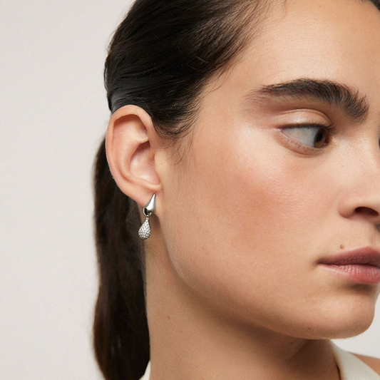 BRINCOS VIDAL & VIDAL EM BRONZE BANHADO A OURO DE 18KT COM ZIRCÓNIAS