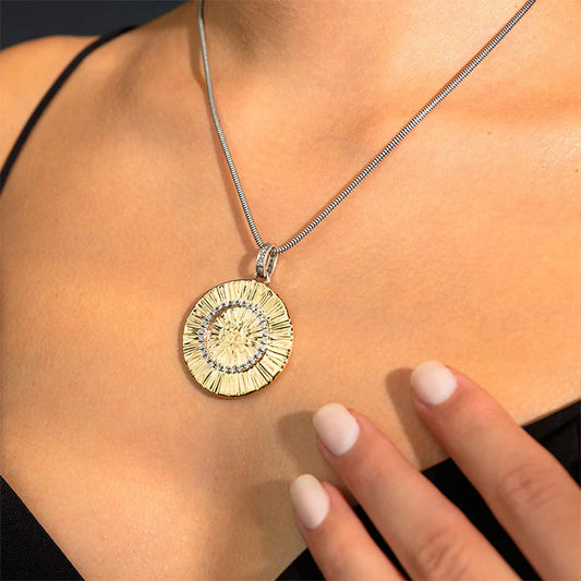 MEDALHA GÜMÜS EM PRATA 925% 14,8GR E OURO 375%1,85GR C/ ZIRCONIAS