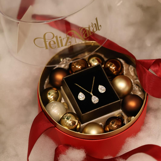 BOX EDIÇÃO ESPECIAL NATAL 2025 - CONJUNTO BRINCOS + FIO EM PRATA 925