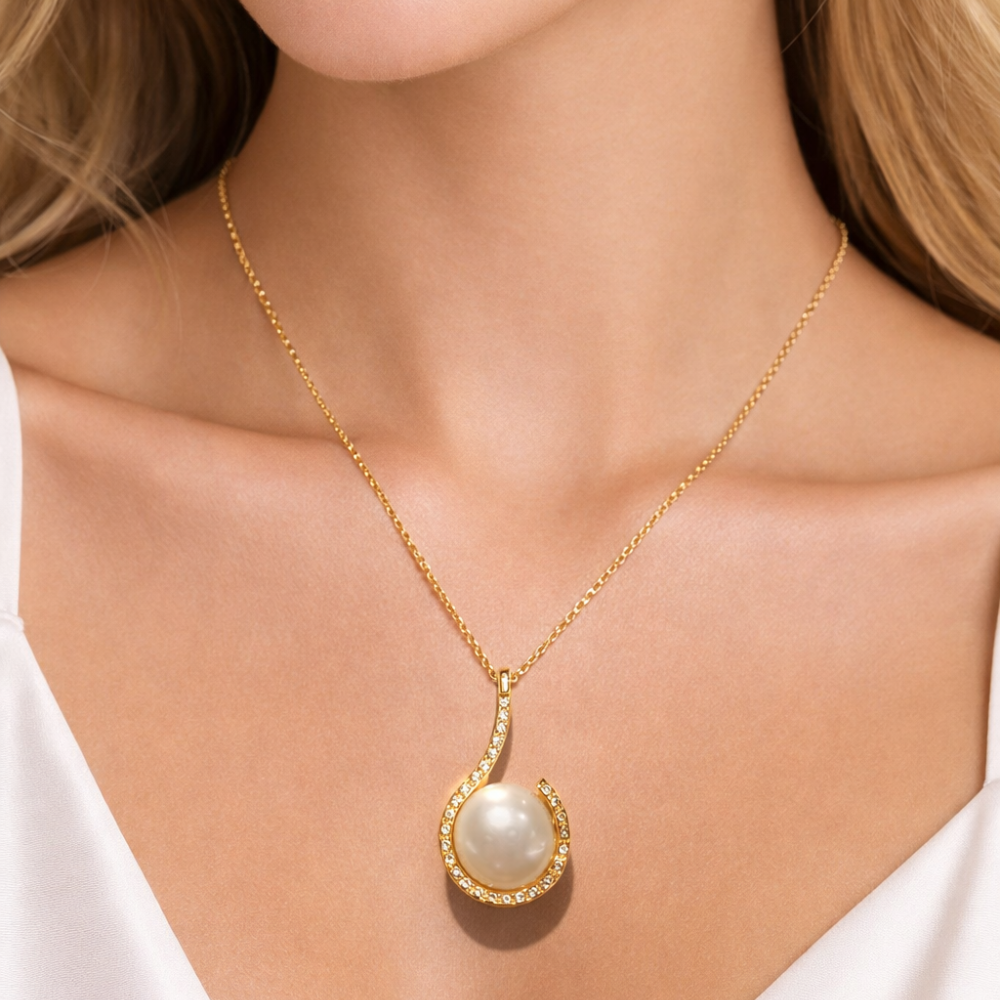 COLAR EM OURO 19,2K C/ DIAMANTES E PEROLA