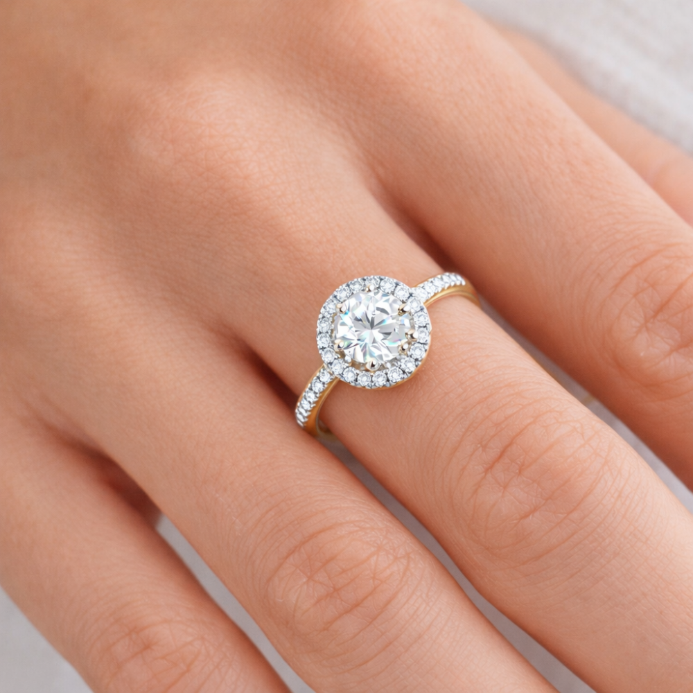 ANEL EM OURO COM ZIRCÔNIAS