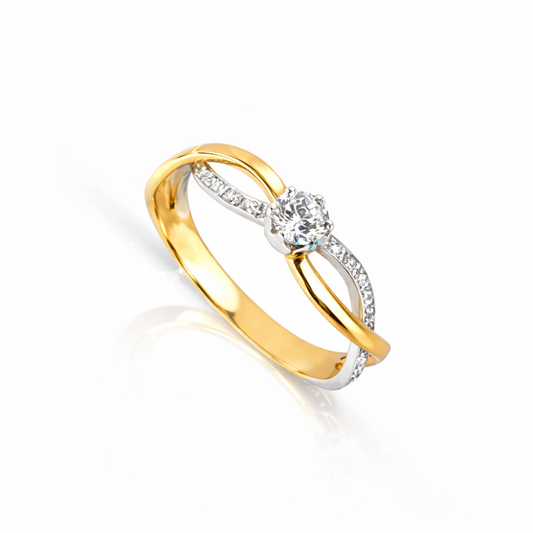 ANEL EM OURO COM ZIRCÔNIAS