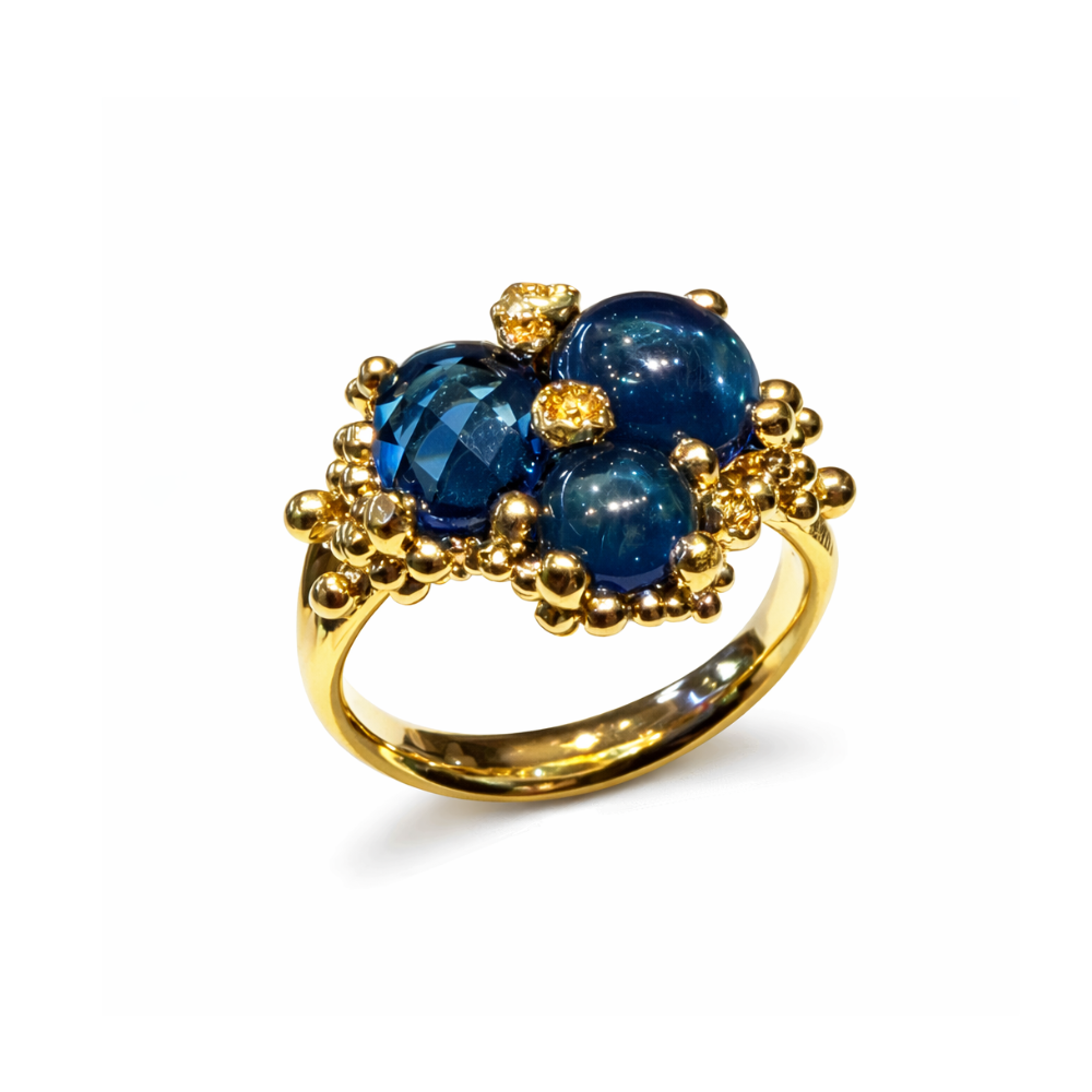 ANEL C/QUARTZ CABOUCHON E PEDRAS LAPIDADAS EM PRATA PLAQUEADO A OURO