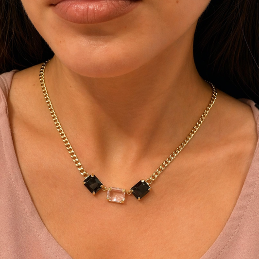 COLAR EM PRATA 925% DOURADA COM PEDRAS PRETAS