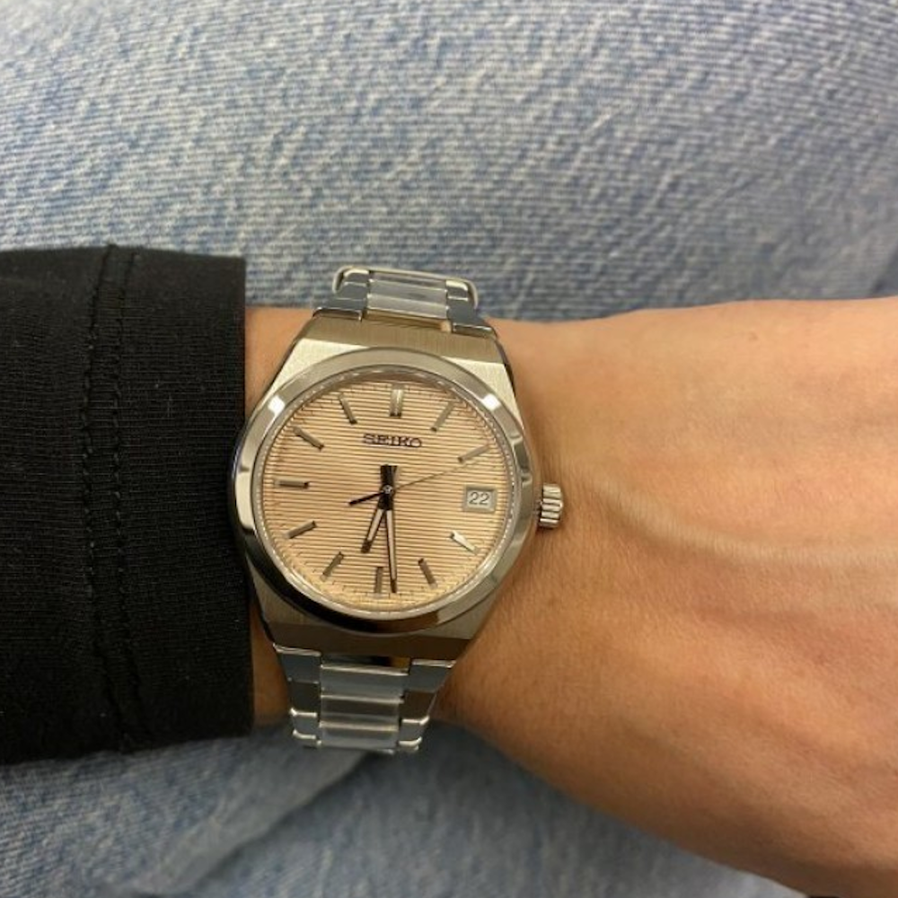 RELÓGIO SEIKO ESSENTIALS 34MM MOSTRADOR CORAL