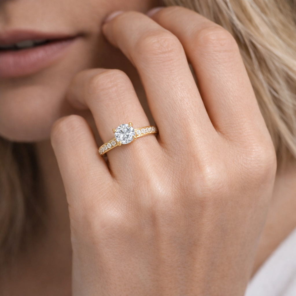 ANEL JOALHARIA EM OURO 18K C/ 13 DIAMANTES LAB-GROWN