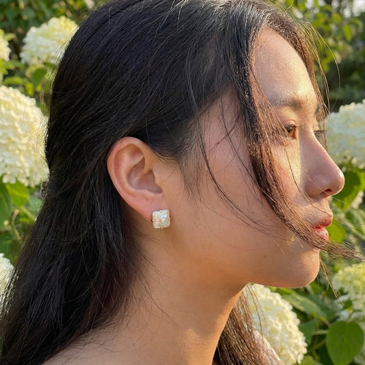 BRINCOS EM PRATA 925 DOURADA COM PEROLA DE ÁGUA DOCE