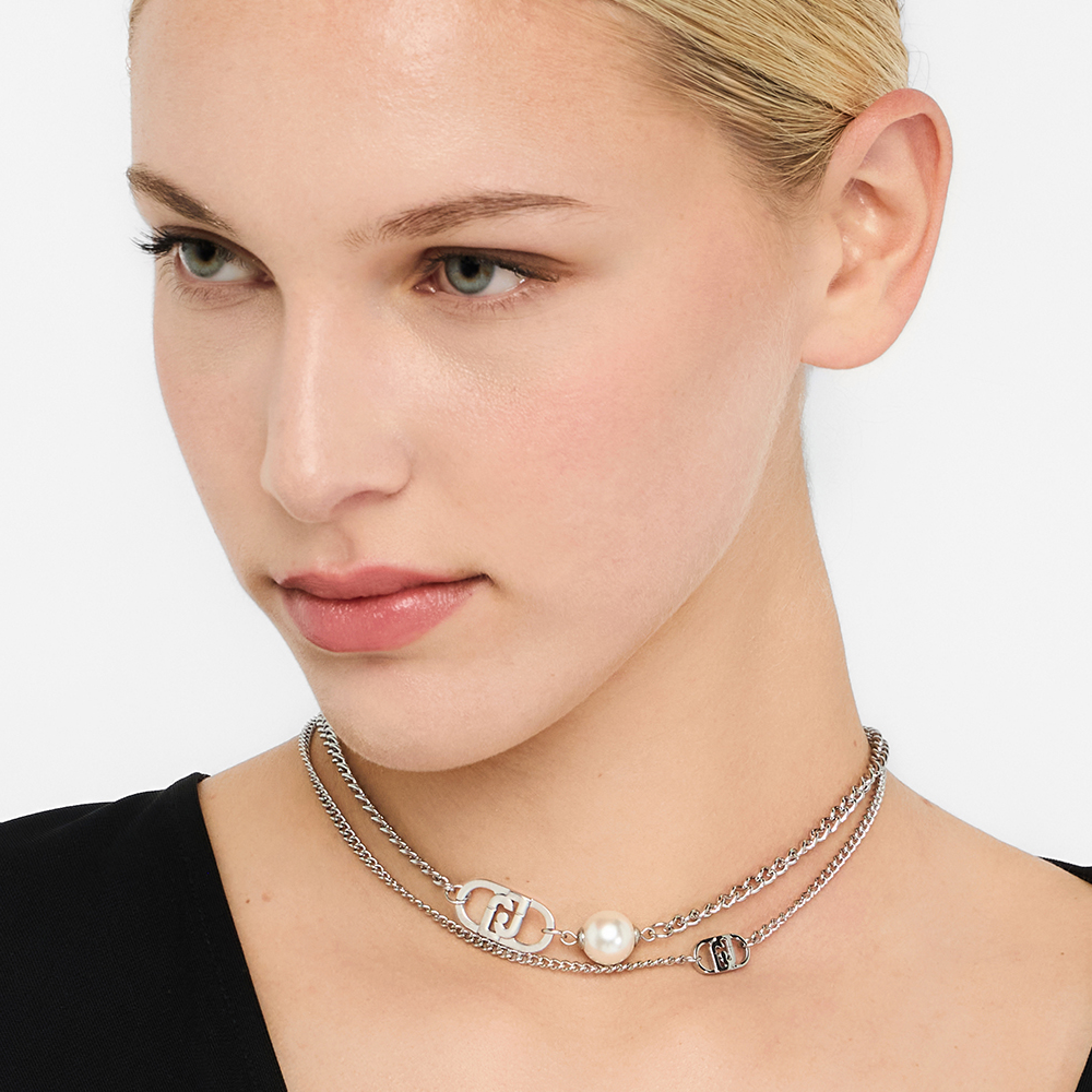 COLAR LIU JO EM AÇO PRATEADO COM PÉROLA