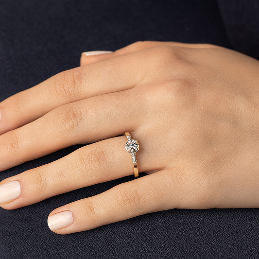 ANEL EM OURO 19,2K, COM DIAMANTES