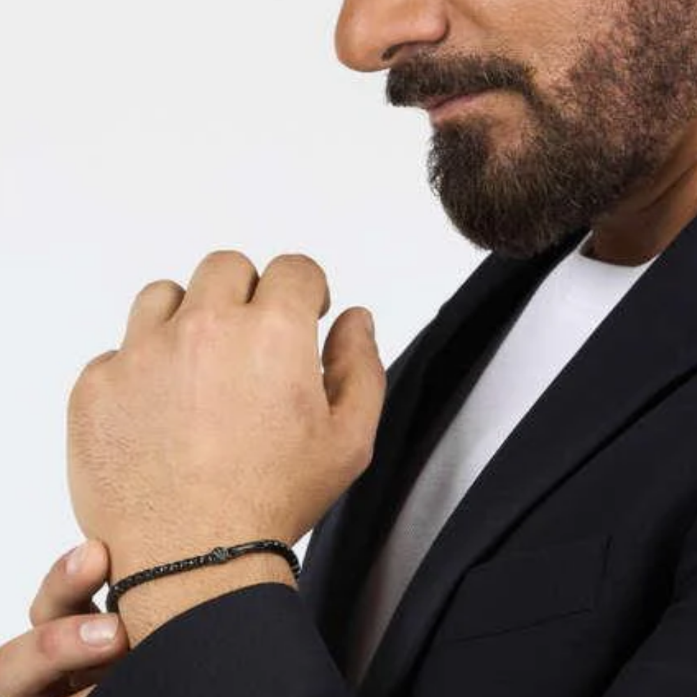 PULSEIRA MASERATI EM AÇO PRETO COM ZIRCÓNIAS