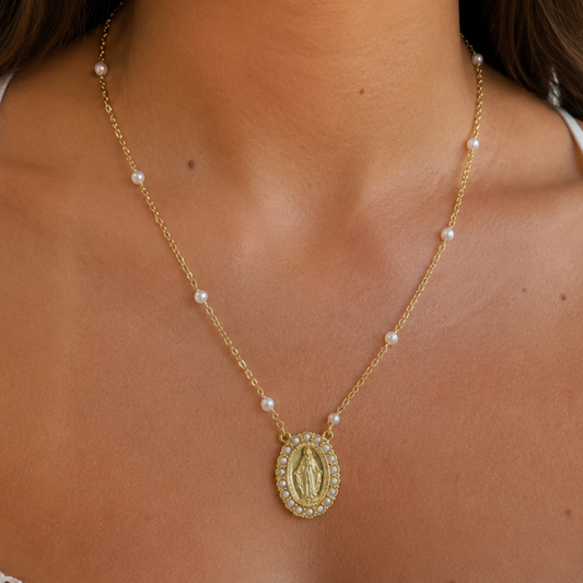 COLAR EM PRATA 925 COM NOSSA SENHORA E PEROLAS