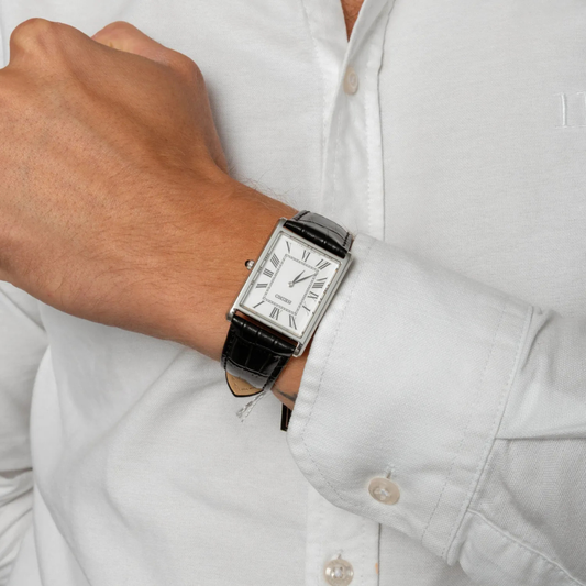 RELOGIO SEIKO HOMEM CLASSICO RET. VIDRO SAFIRA CX PRATEADO MOST. BRANCO