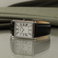 RELOGIO SEIKO HOMEM CLASSICO RET. VIDRO SAFIRA CX PRATEADO MOST. BRANCO