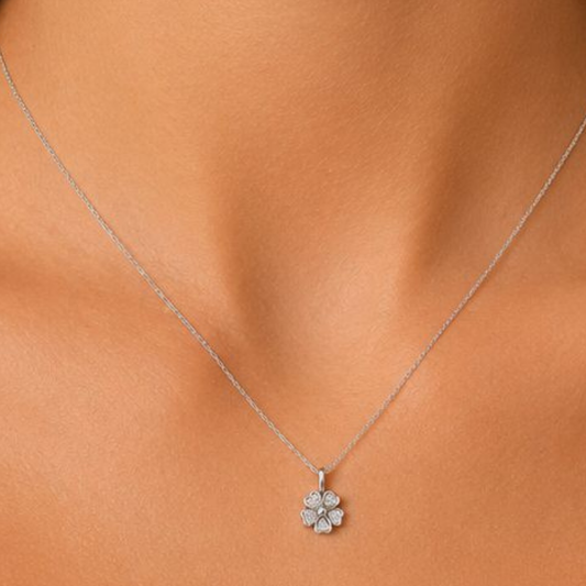 COLAR EM PRATA 925 COM FLOR EM ZIRCONIAS