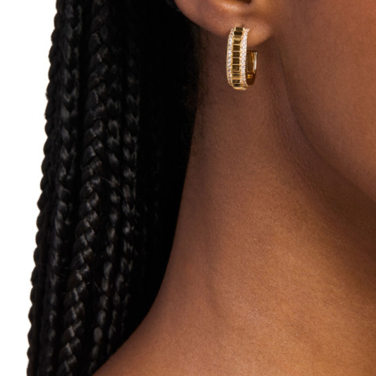 BRINCOS MICHAEL KORS EM AÇO PLAQUEDO A OURO18K