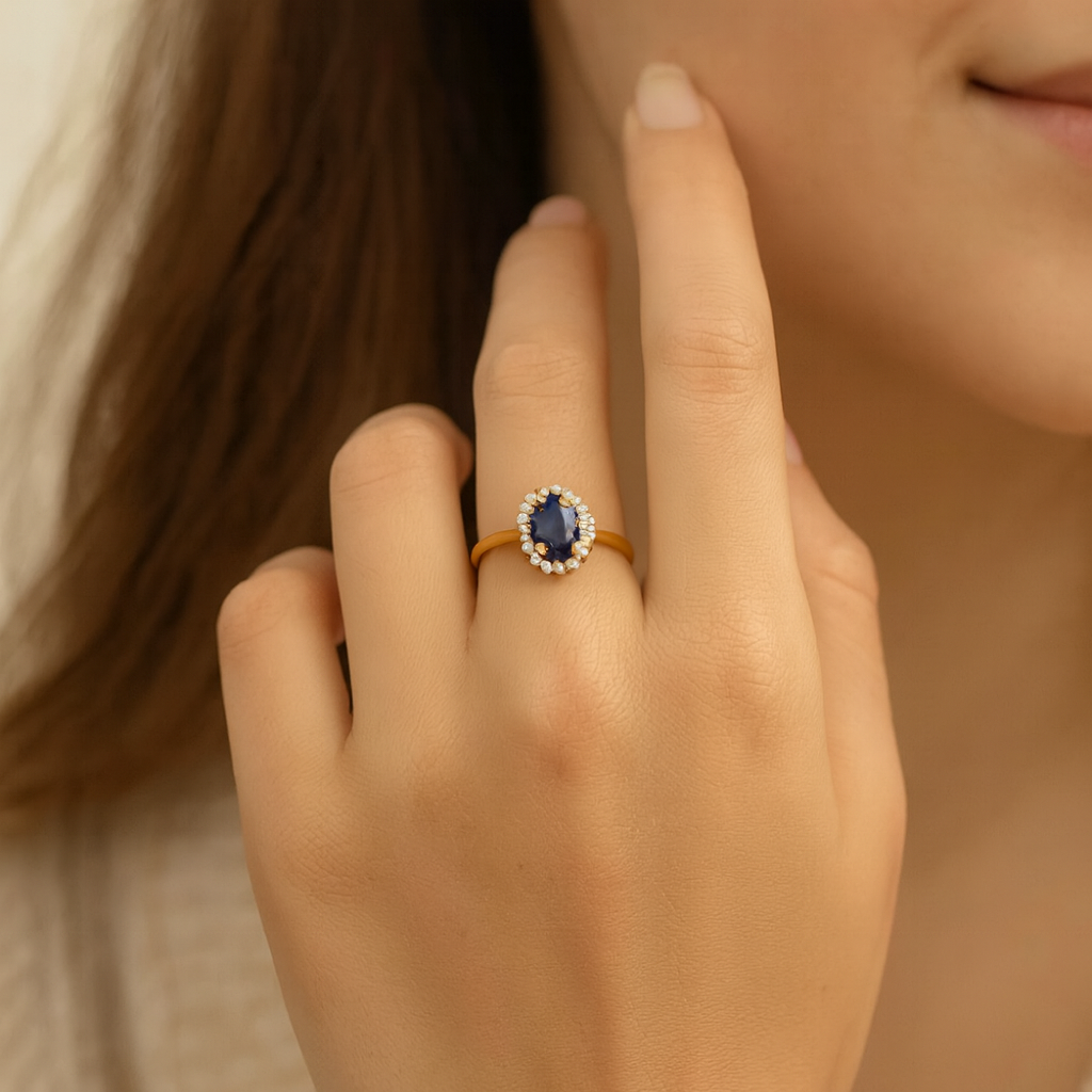 ANEL EM OURO COM ZIRCONIAS