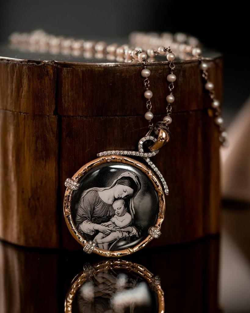 MEDALHA GUMUS Mãe Divina Grande