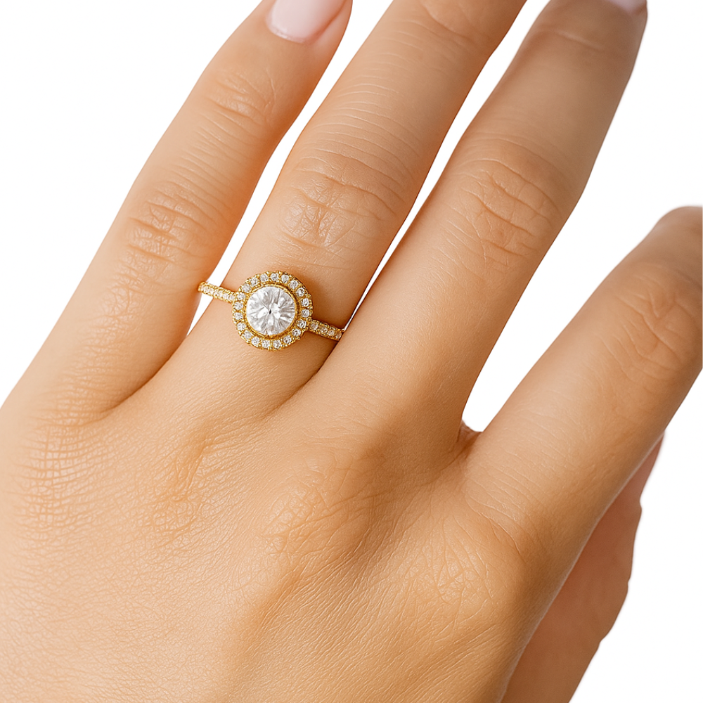 ANEL EM OURO COM ZIRCÔNIAS