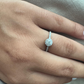 ANEL SOLITÁRIO EM OURO 18K COM DIAMANTES 0.14CT E  0.18CT