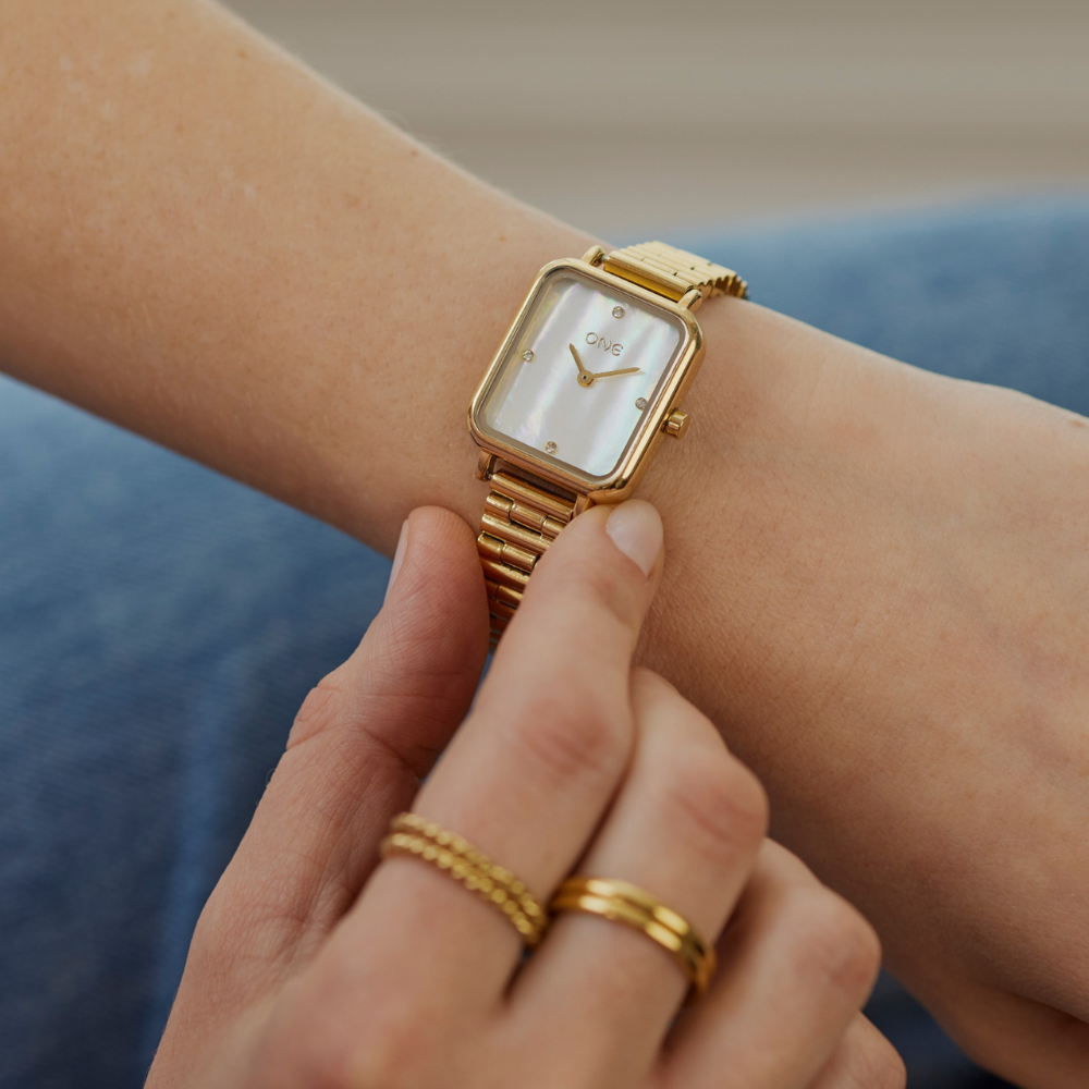 RELÓGIO ONE SENHORA FAME GOLD