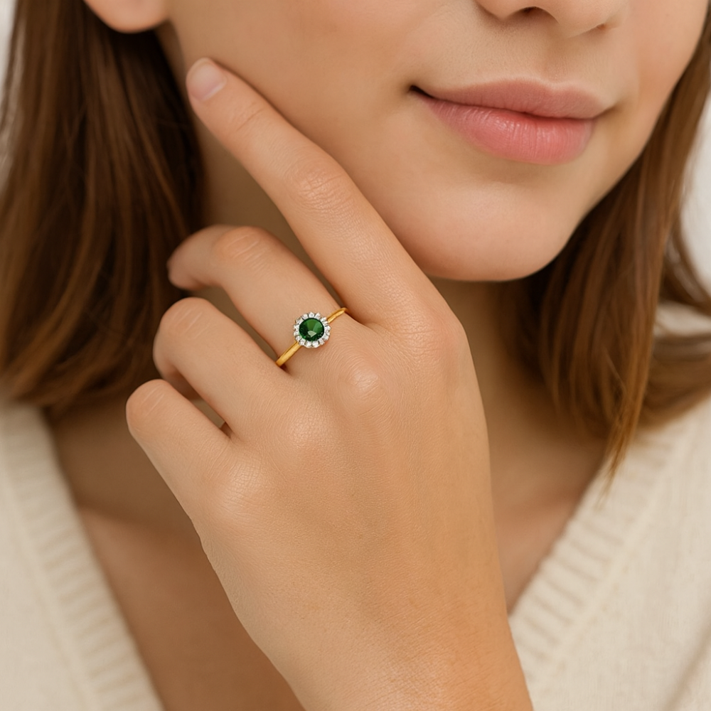 ANEL EM OURO COM ZIRCÔNIAS