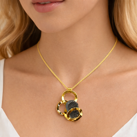 COLAR BICOLOR EM OURO 19,2K C/ PEDRA CRISTAL MINERAL