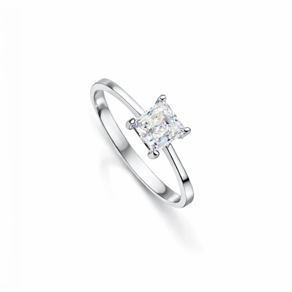 ANEL EM OURO COM ZIRCÔNIAS