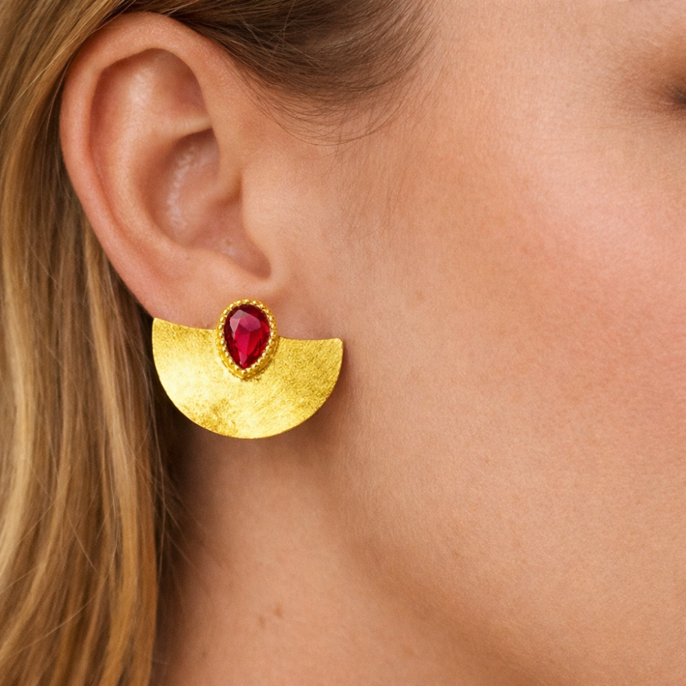 BRINCOS EM PRATA 925% DOURADO COM PEDRA VERMELHA