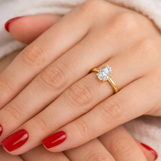 ANEL SOLITÁRIO EM OURO COM ZIRCÓNIAS