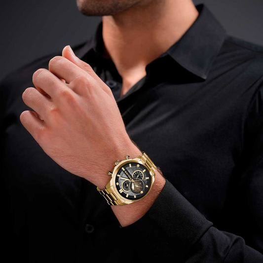 RELOGIO POLICE REACTOR FUNDO PRETO E DOURADO