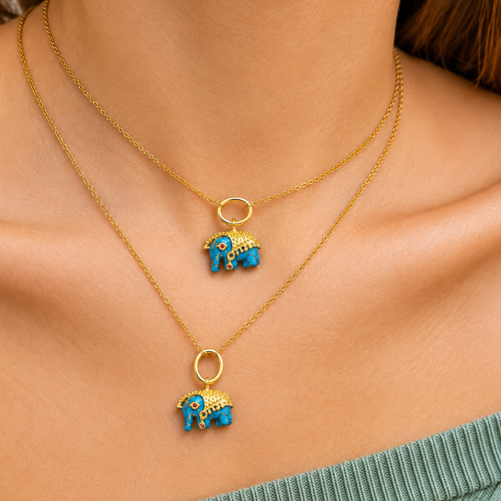 COLAR  EM PRATA 925 ELEFANTE COM PEDRA TURQUESA PLAQUEADO A OURO - COULEURS D' ARGENT