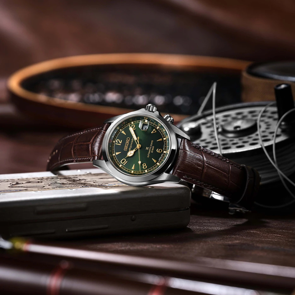 SEIKO PROSPEX ALPINIST 6R55 MOST VERDE PELE CASTANHA