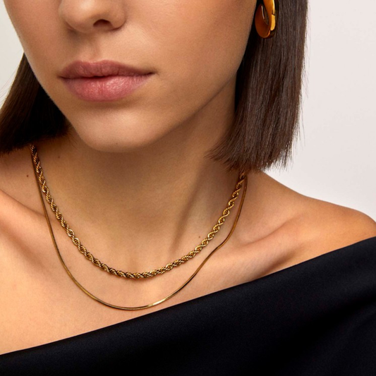 COLAR ONE SENHORA TWISTED BETRAYAL